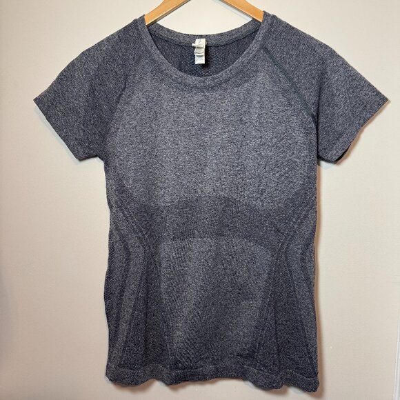 Athleta Women’s Momentum Seamless Short Sleeve Tee Size Large in Grey - Picture 3 of 5